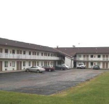 Hilltop Inn Pittsburgh Crafton Exterior photo